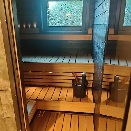 Apartment Gold Digger's Timber Inari